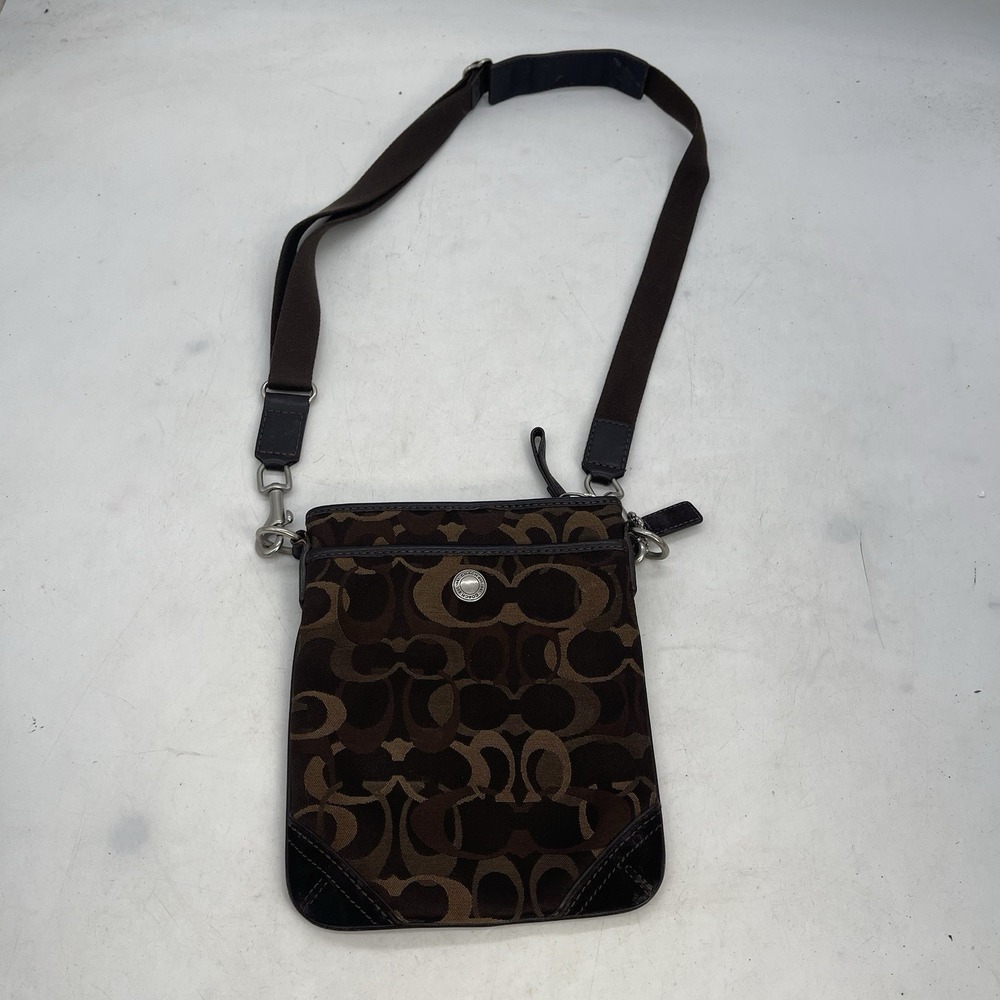 COACH Chelsea Optic Tan Signature C Shoulder Swing Bag Crossbody Purse DO5K-8K22